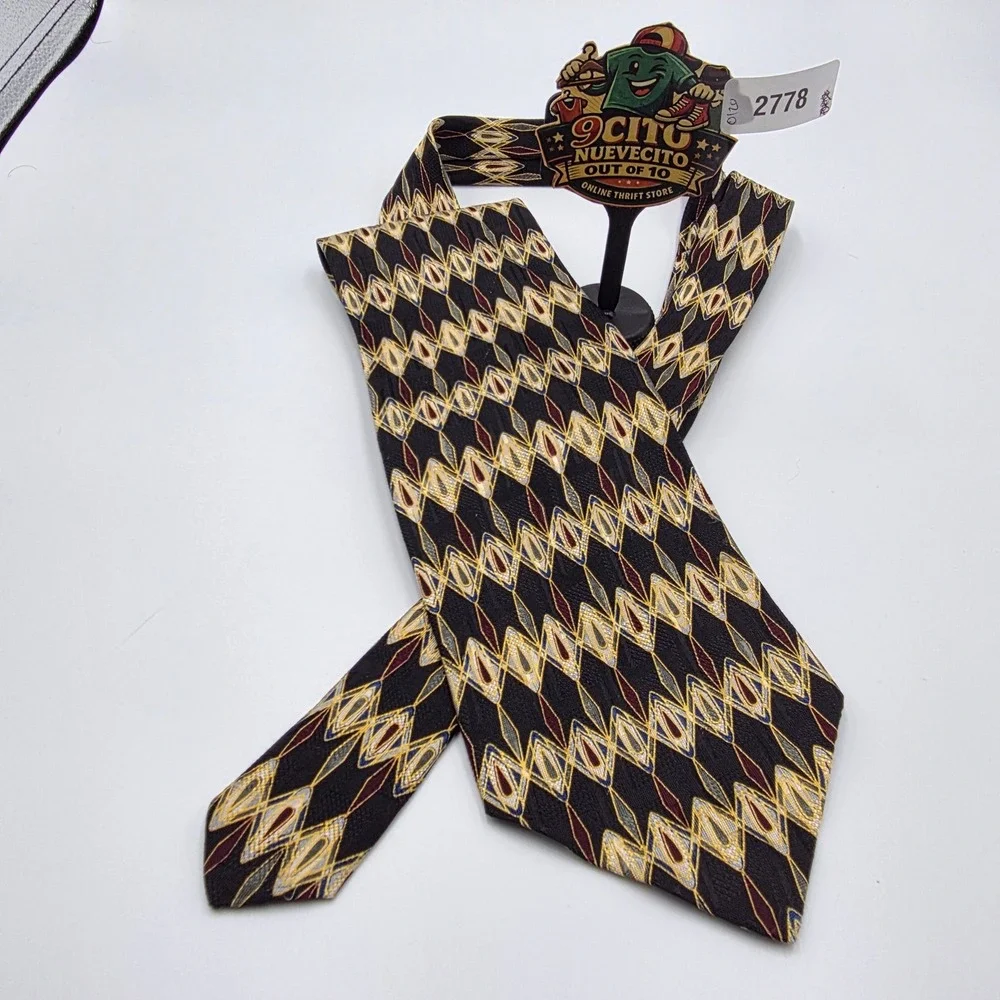 XMI Mens Silk Necktie Black Gold Geometric Diamond Hand Made USA 4 Inch Width‎